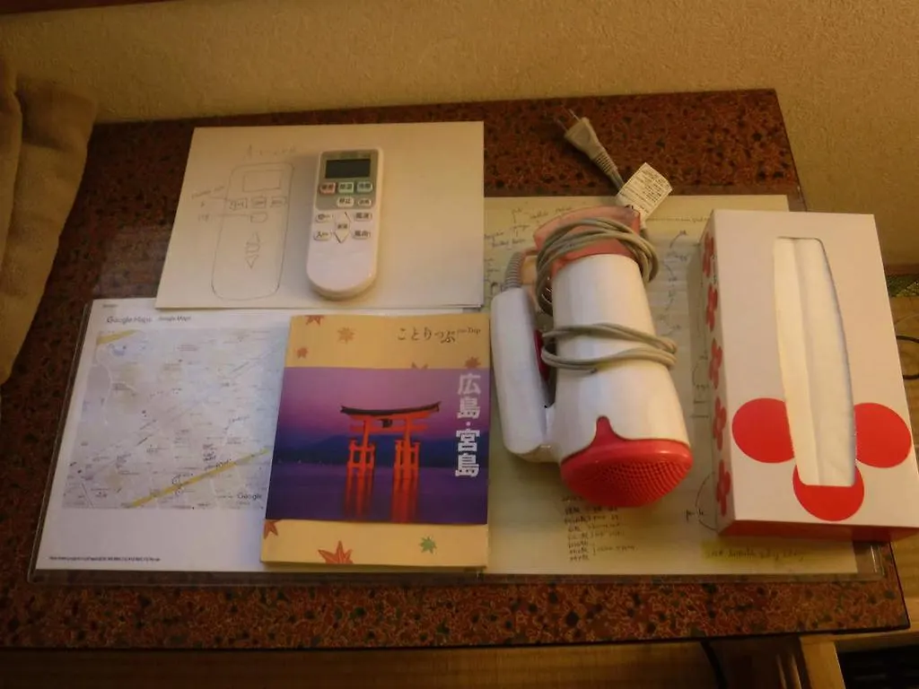 Wholeearth Ryokan Hiroshima 2*,  Japón